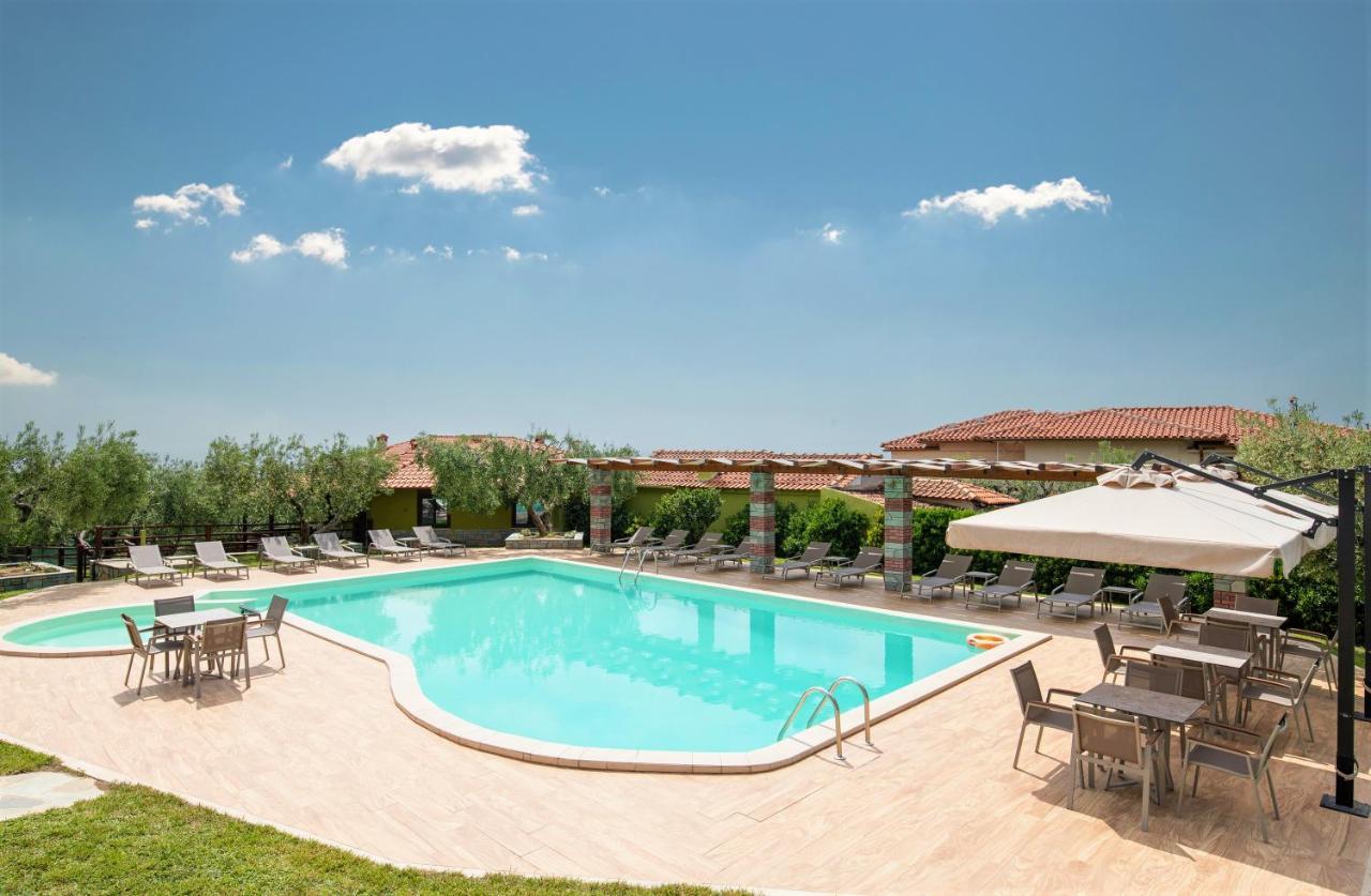 Sunday Resort Gerakini Esterno foto