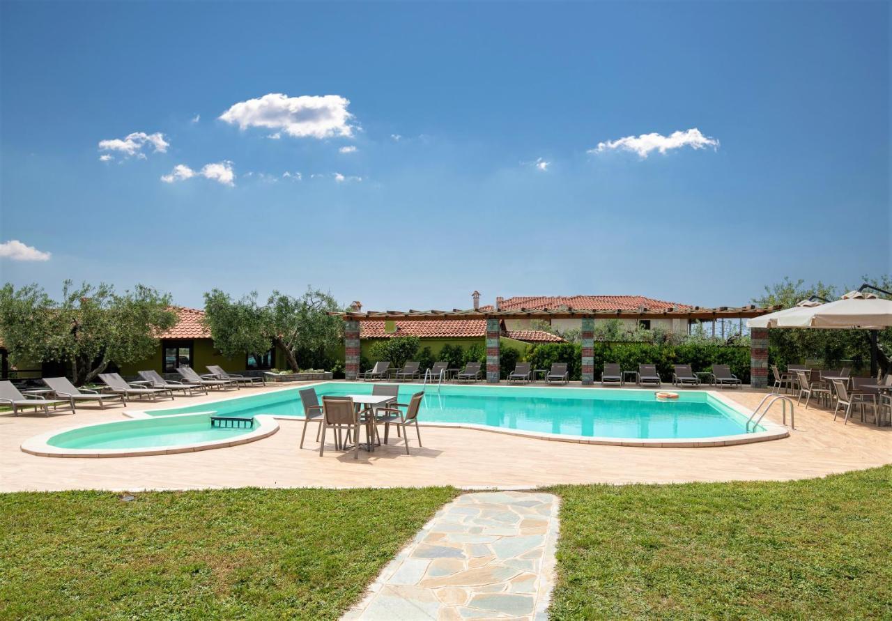 Sunday Resort Gerakini Esterno foto