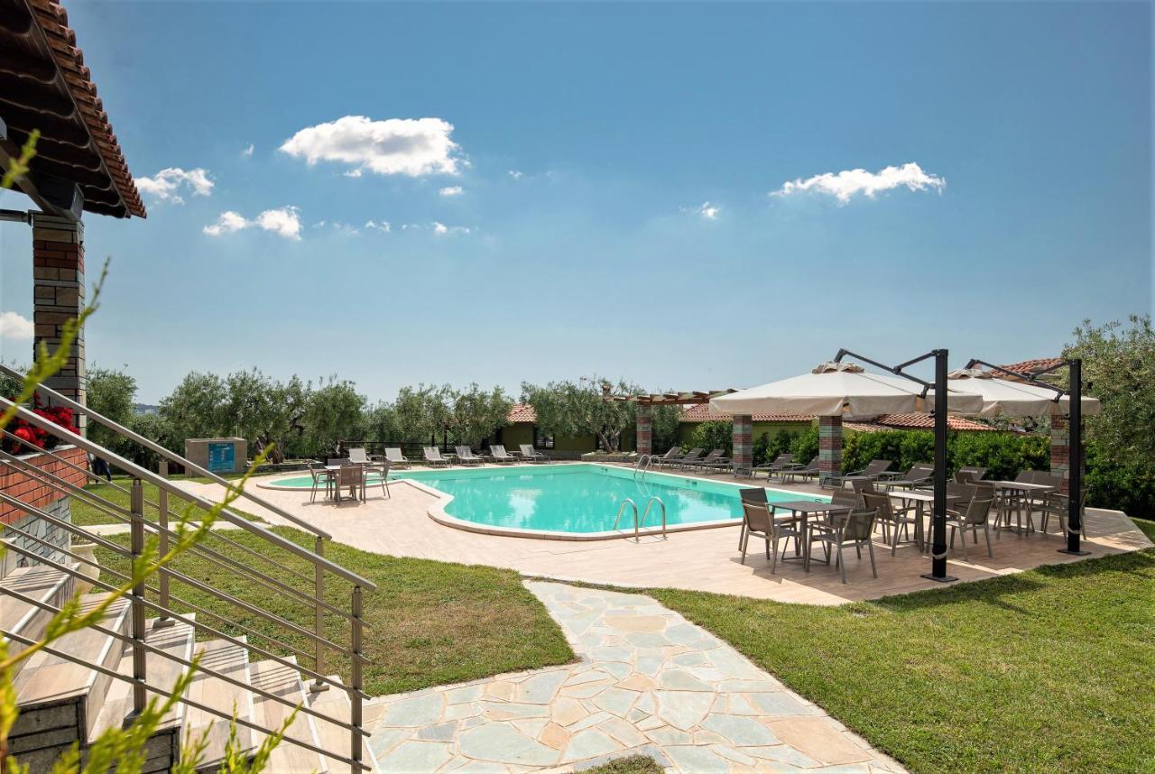 Sunday Resort Gerakini Esterno foto