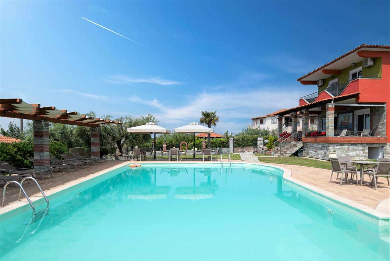 Sunday Resort Gerakini Esterno foto