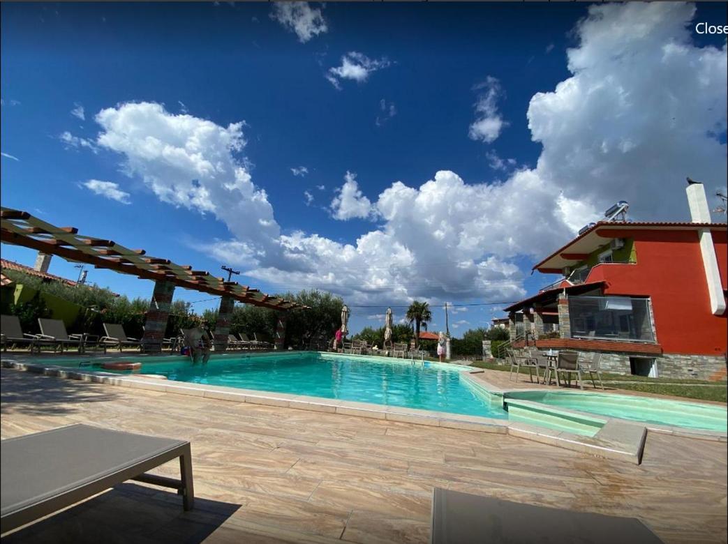 Sunday Resort Gerakini Esterno foto