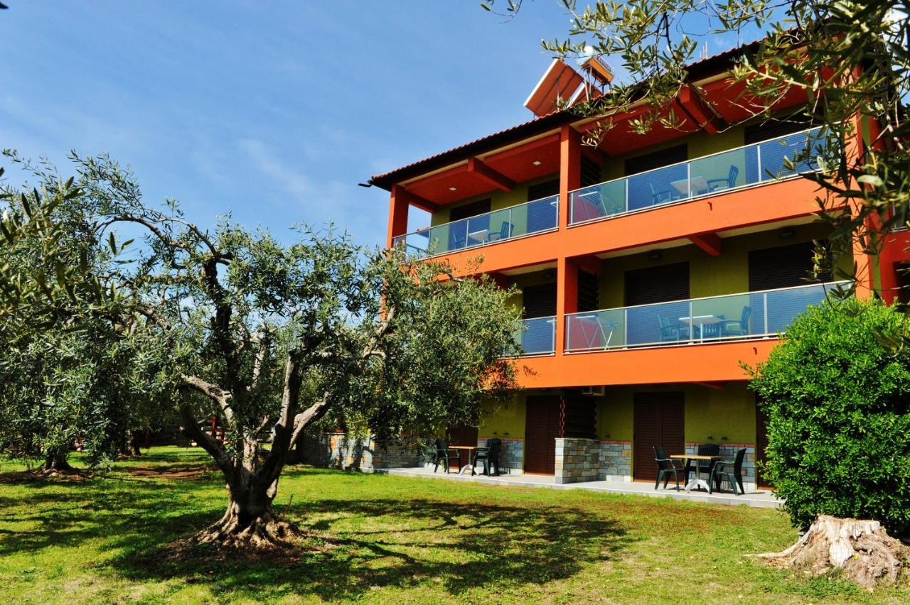 Sunday Resort Gerakini Esterno foto